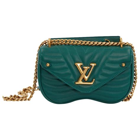 louis vuitton green bag outfit.